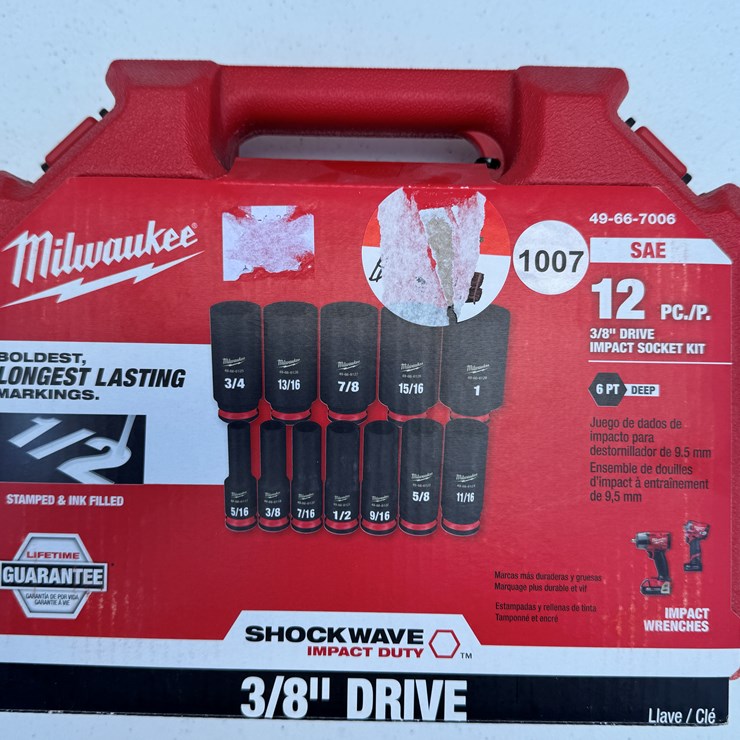 #1007 • Milwaukee 12PC SHOCKWAVE™ Impact Duty 3/8" Drive SAE Deep 6 Point Socket Set 49-66-7006