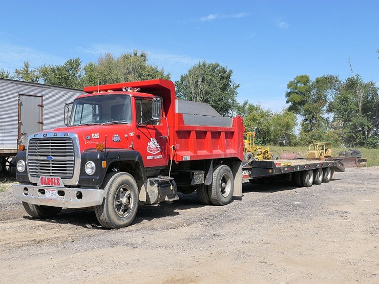 1979-ford-8000-image-1