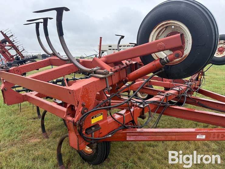 hesston-2340-image-18