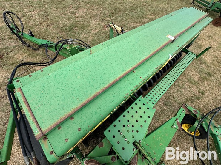 john-deere-450-image-12