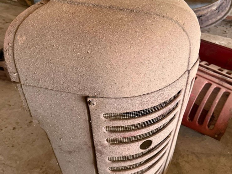 farmall-400-hood,-and-nose-cones-(3-pcs)-image-13