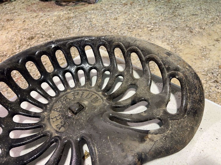 (3)-cast-iron-seats-image-14