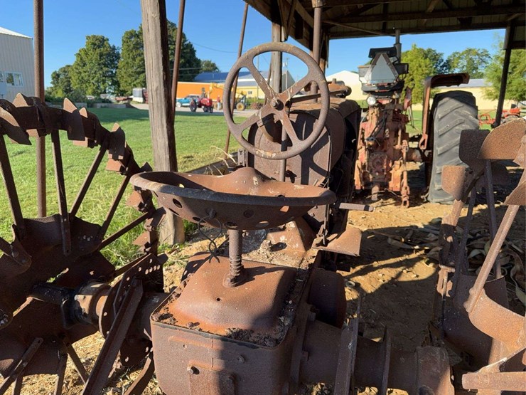farmall-f-12-image-25