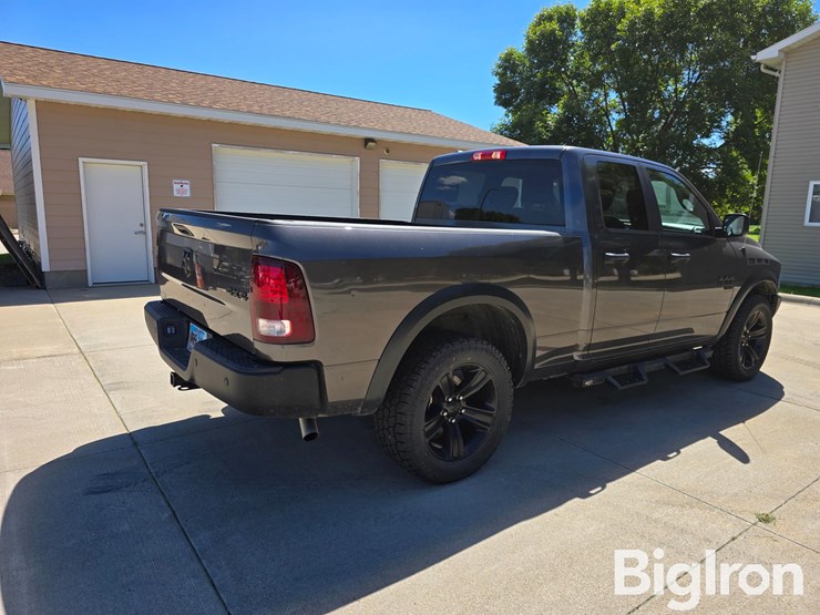 2021-ram-1500-classic-image-5