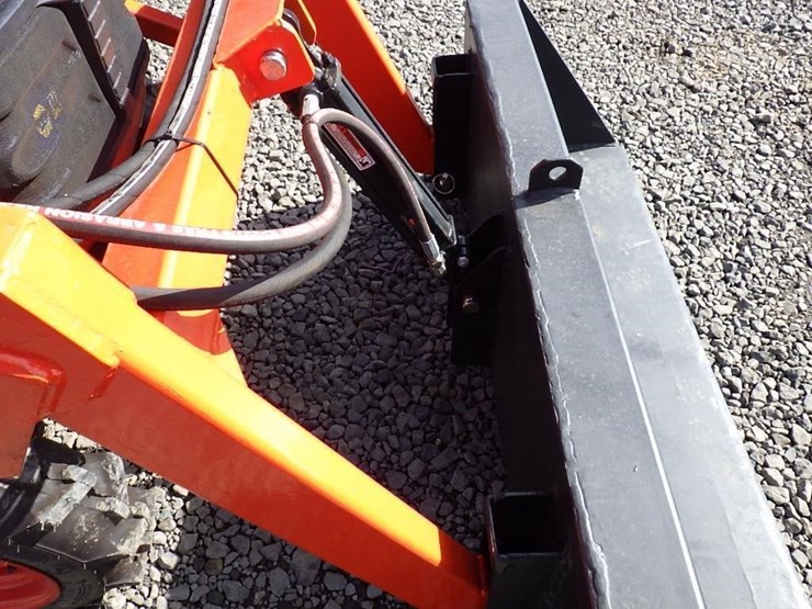 2005-kubota-b7510-image-11