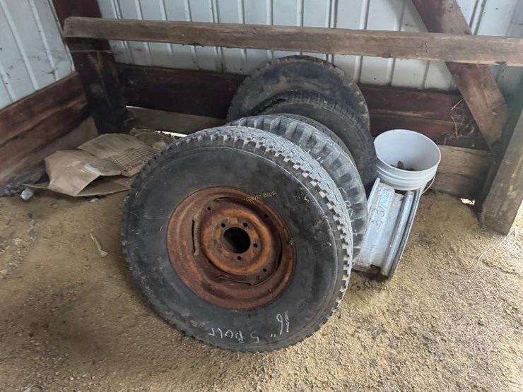 5-16"-tires-&-rims-image-1
