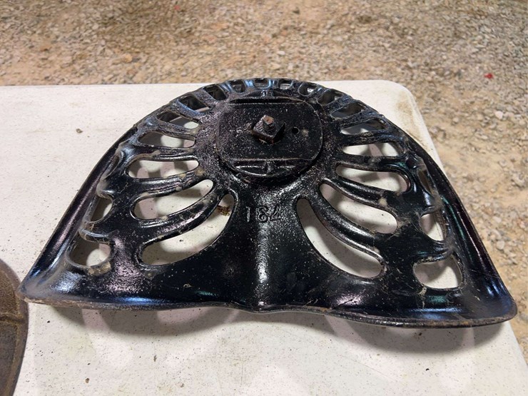 (3)-cast-iron-seats-image-15
