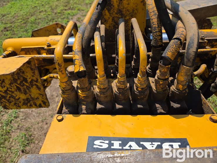 davis-d2100-backhoe-attachment-image-18