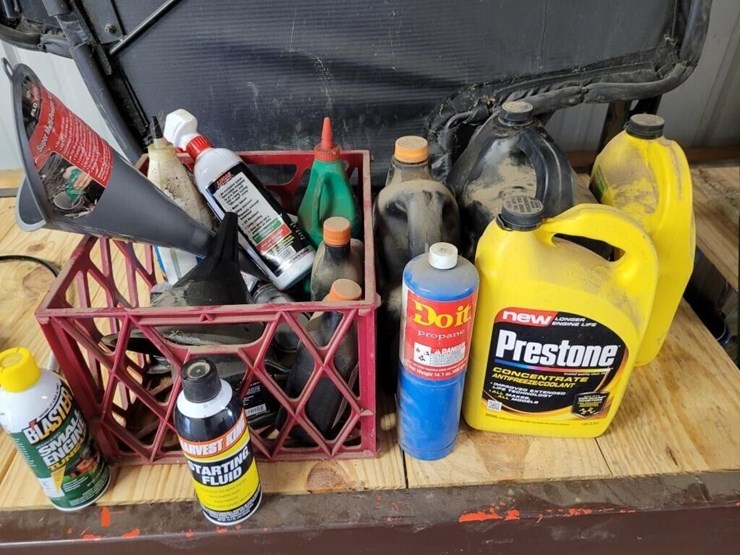 assorted-cleaners,-oils-and-antifreeze-image-1
