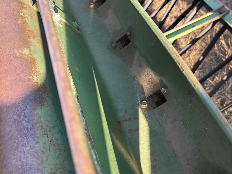 john-deere-8300-image-27