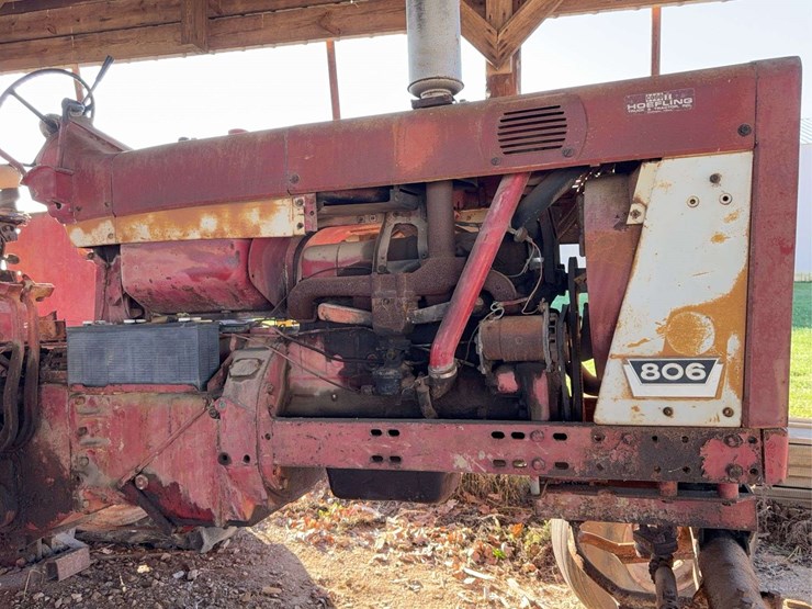farmall-806-image-64