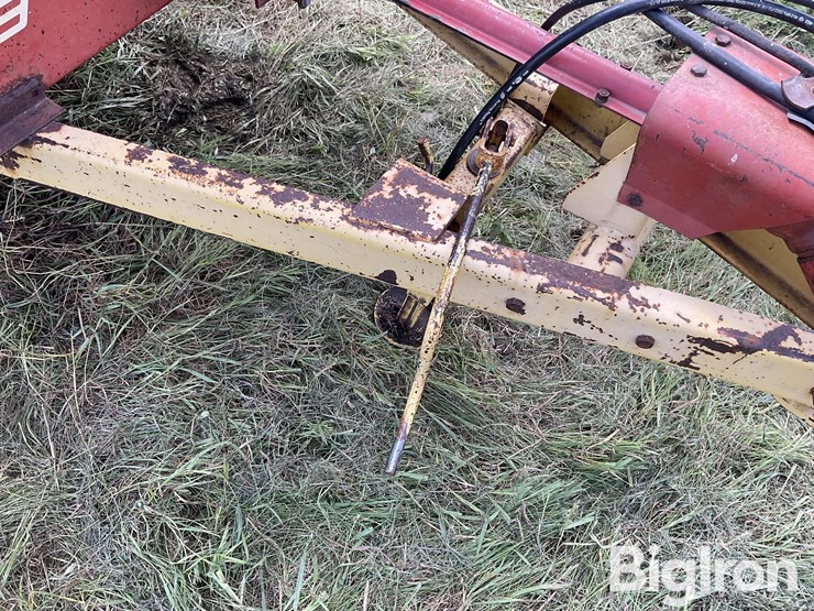 new-holland-329-image-12