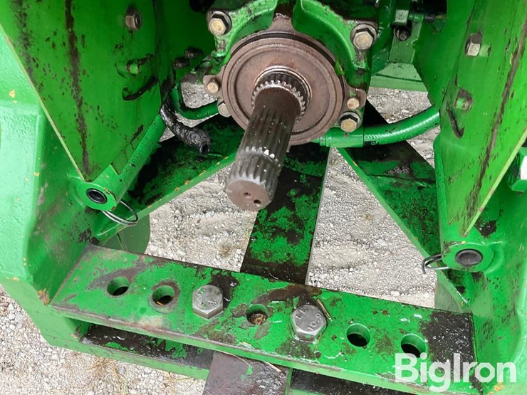 1997-john-deere-8200-image-16