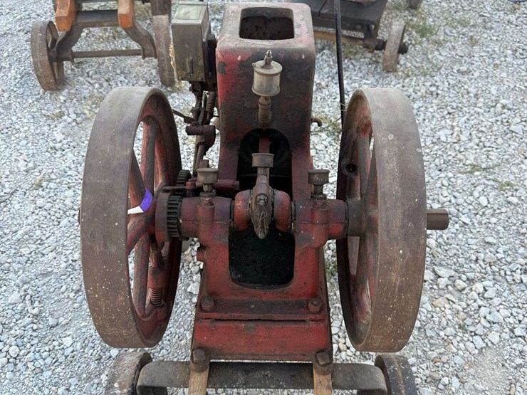 fuller-&-johnson-2-hp-hit-&-miss-engine-on-truck-cart-image-9