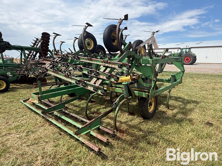 john-deere-1610-image-5