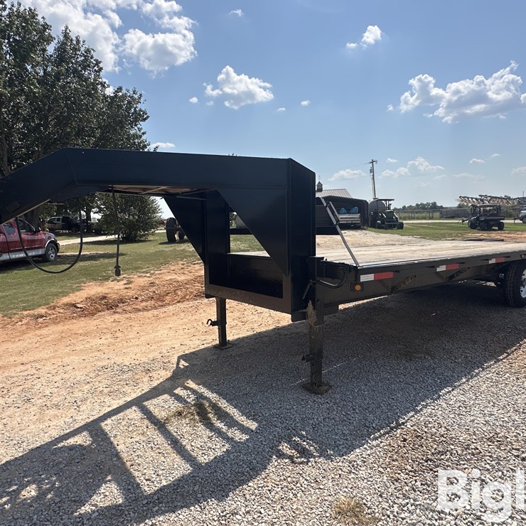 2000 Friesen Flat Bed Trailer