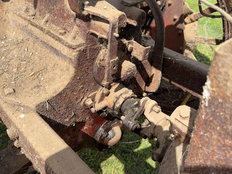 farmall-f-20-image-32
