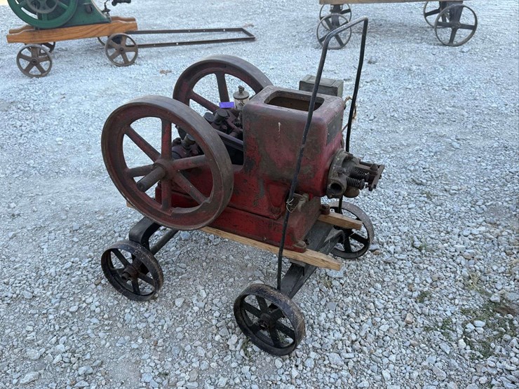 fuller-&-johnson-2-hp-hit-&-miss-engine-on-truck-cart-image-2