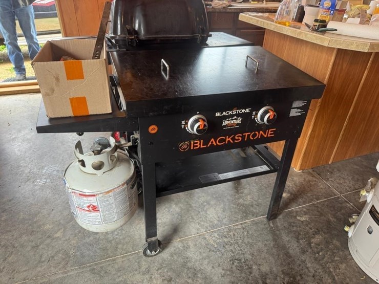 black-stone-2-burner-lp-griddle-image-6