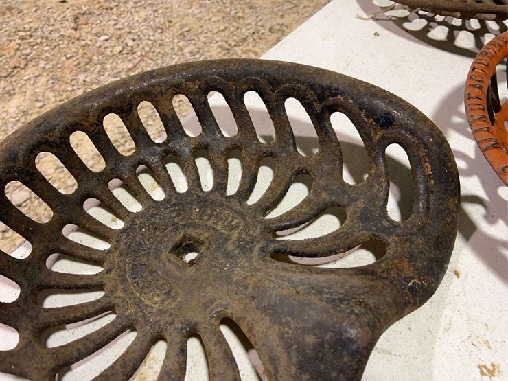 (3)-cast-iron-seats-image-4