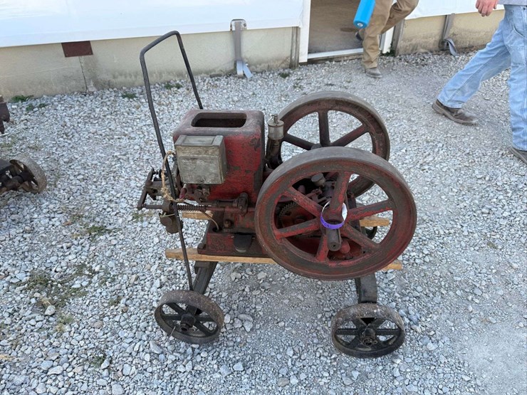 fuller-&-johnson-2-hp-hit-&-miss-engine-on-truck-cart-image-7