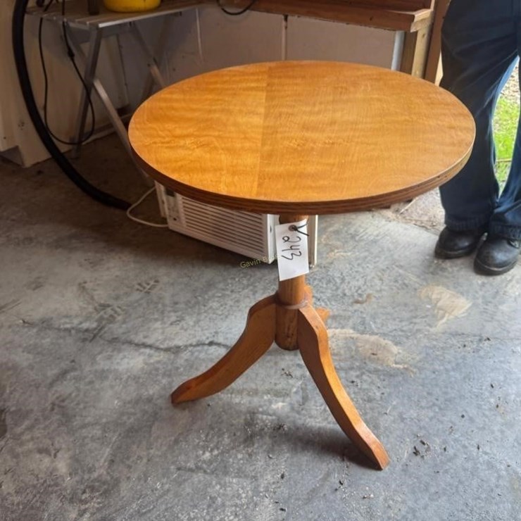 20" Round Top Table