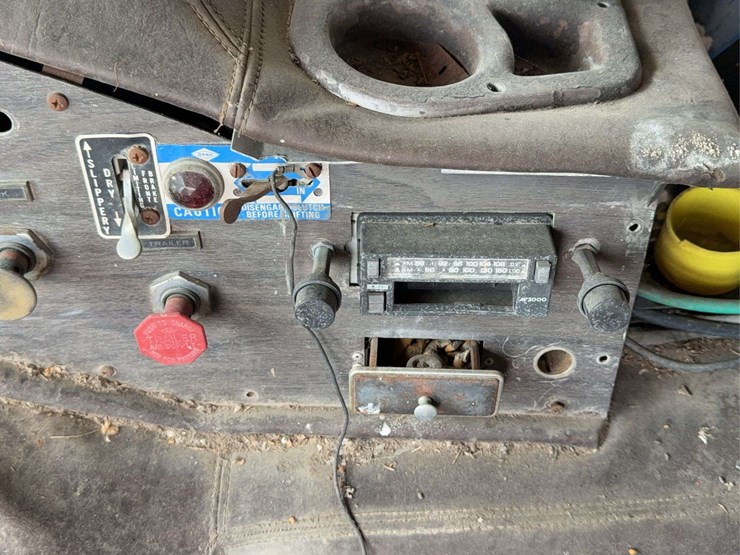diamond-reo-cabover-image-70