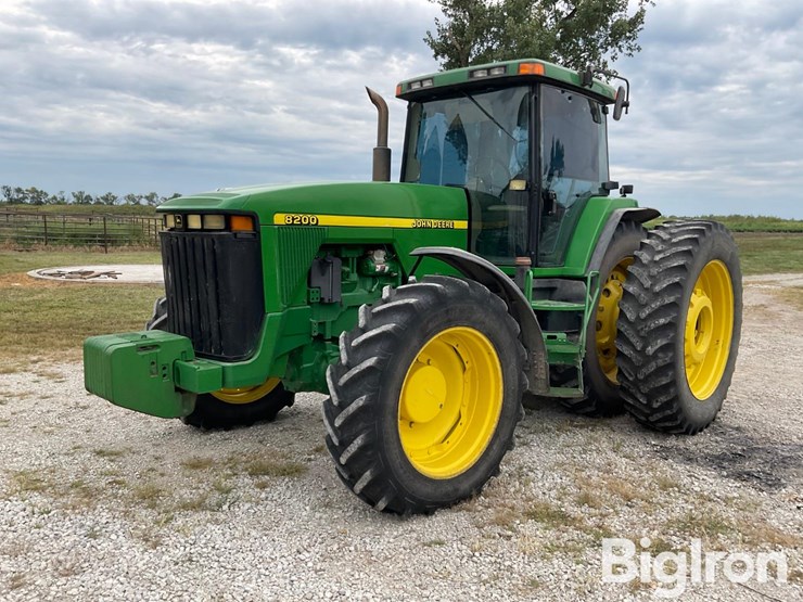 1997-john-deere-8200-image-1