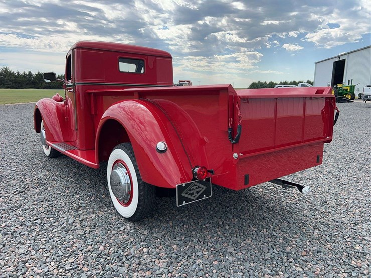 1948-diamond-t-201-one-ton-pickup-image-5