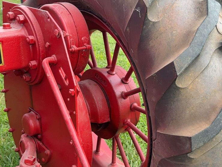 farmall-f-20-image-38