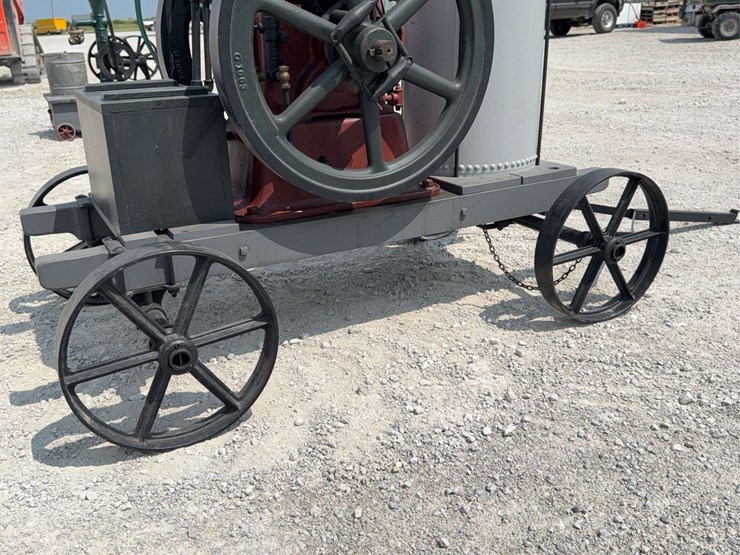 3-hp-international-harvester-“famous”-vertical-engine-image-44