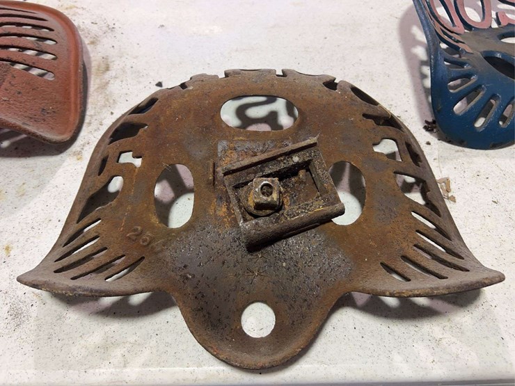 (3)-cast-iron-seats-image-10