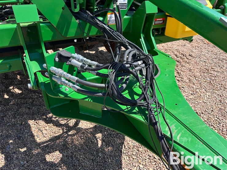 2016-john-deere-2510h-image-12