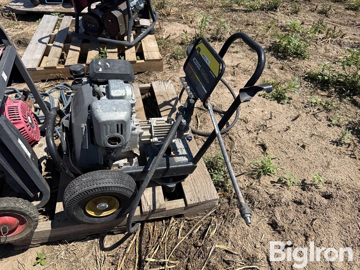 john-deere-ac2000g-commercial-pressure-washer-&-heavy-duty-systems-hdg-9000er-generator-image-6