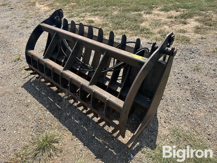 clam-shell-grapple-image-1