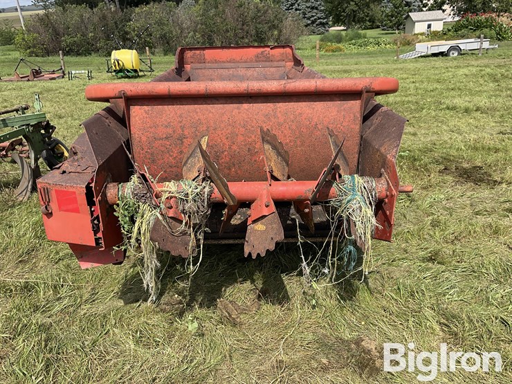 new-holland-329-image-6