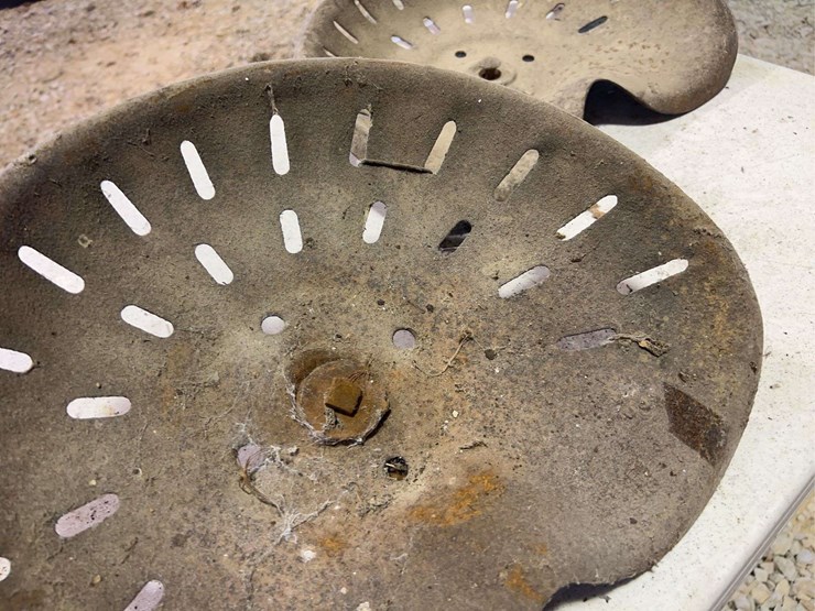 (3)-pressed-steel-pan-seats-image-9