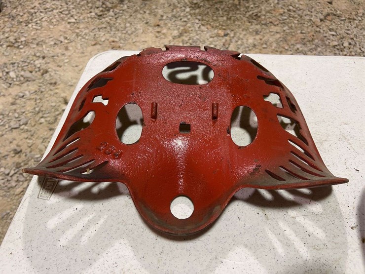 (3)-cast-iron-seats-image-5