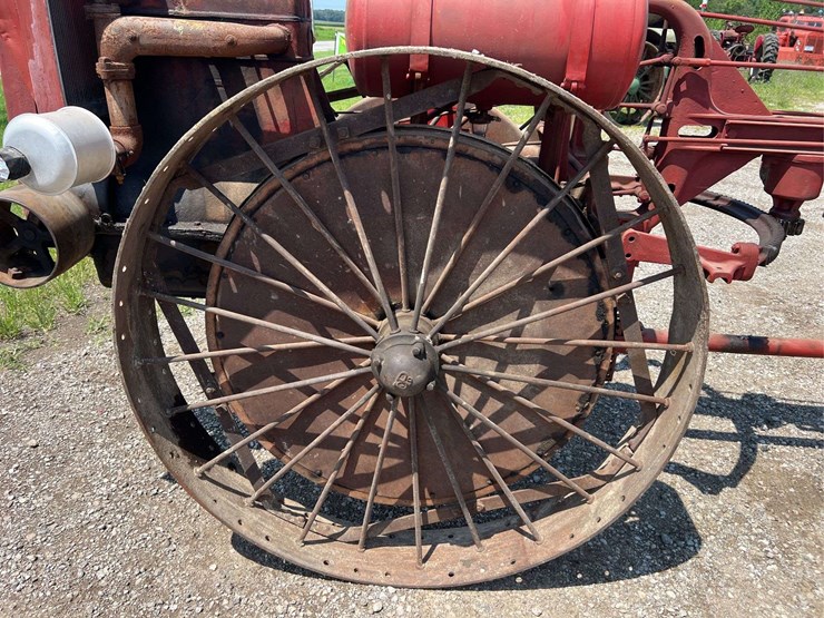 moline-universal-model-d-image-49
