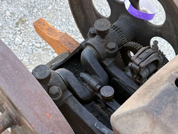 2-hp-stover-hit-and-miss-engine-image-23