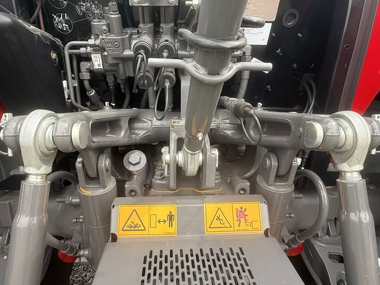 2022-massey-ferguson-4710-image-35