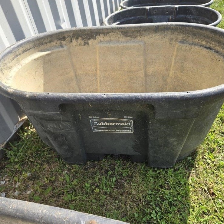 Water trough one hundred gallon rubber maid