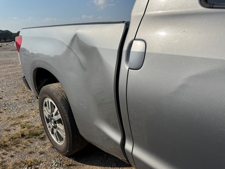 2011-toyota-tundra-image-21