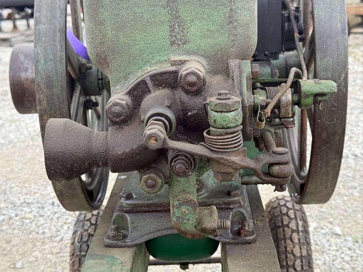 john-deere-1½-hp-type-e-hit-and-miss-engine-image-8
