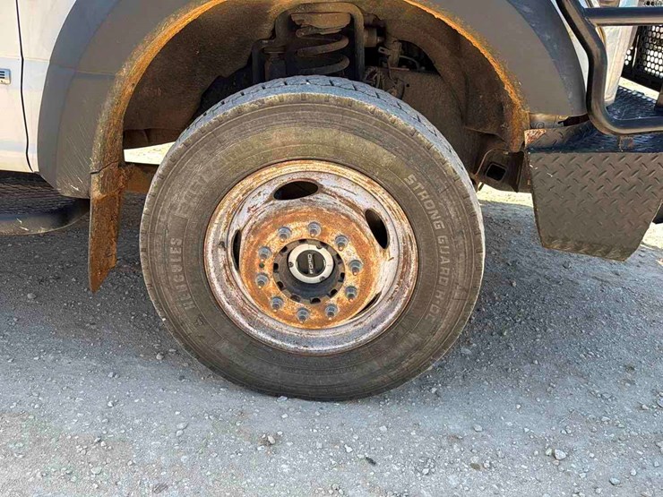 2019-ford-f550-image-11