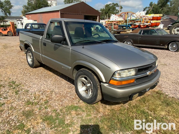 2003-chevrolet-s10-image-3
