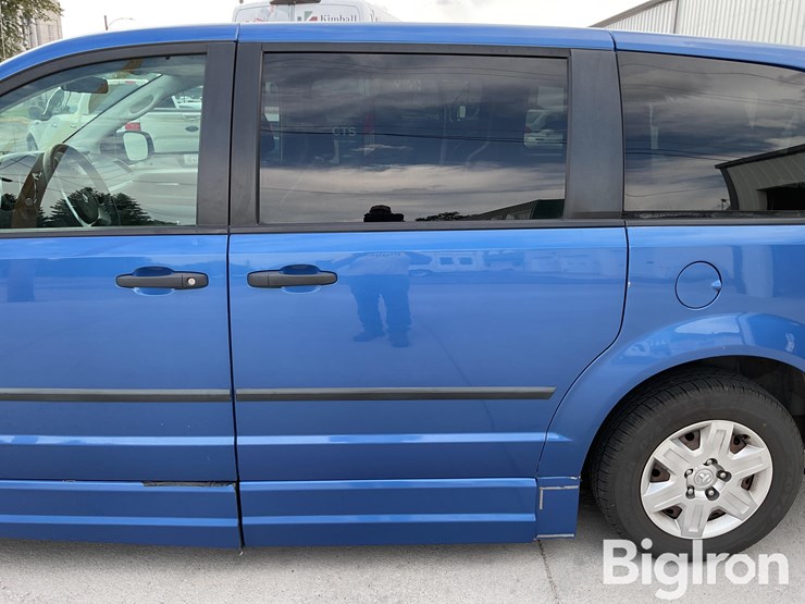 2008-dodge-grand-caravan-se-image-13