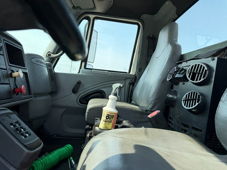 2006-international-durastar-4400-image-78