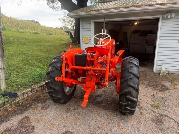 allis-chalmers-d10-series-ii-tractor-image-4