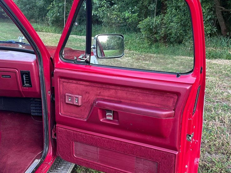 1991-dodge-d250-image-48